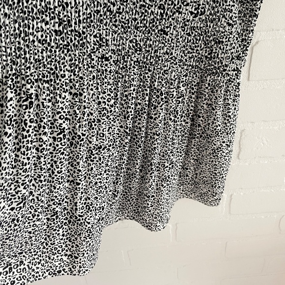 Anthro X Adrianna Papell Peplum Blouse Pleated Smocked Key hole Animal print M - Picture 7 of 14